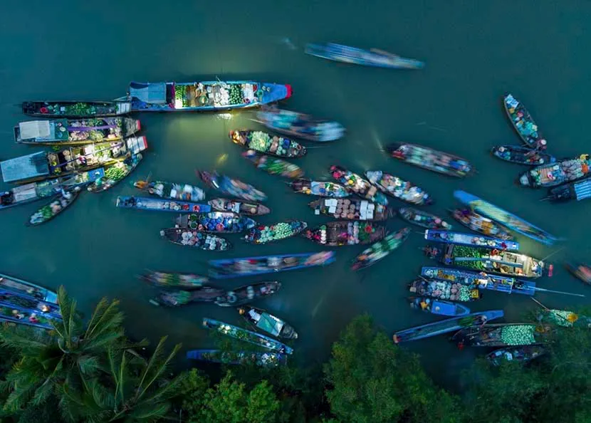 floating market in mekong delta