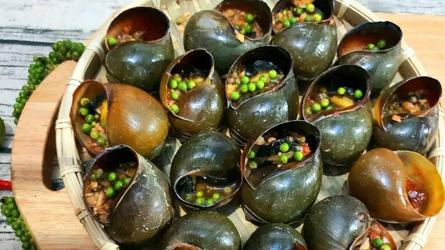 Mekong Dishes in Floating Season grilled snails