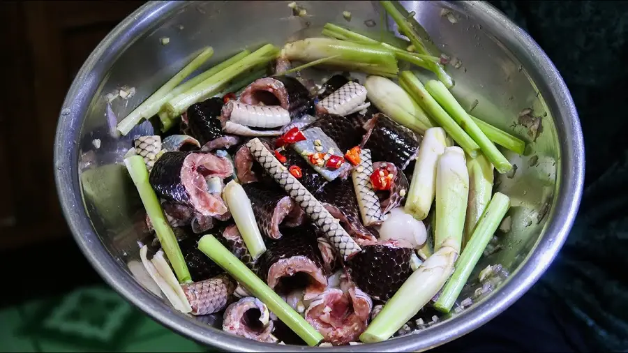 Mekong Dishes in Floating Season snake