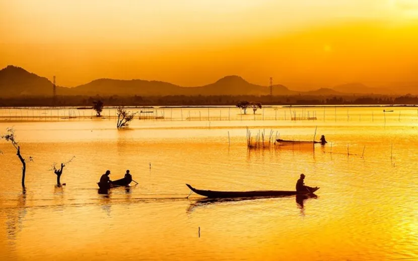 best month for mekong river cruise