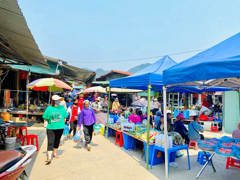 el mercadillo de Cao Son - Lao Cai