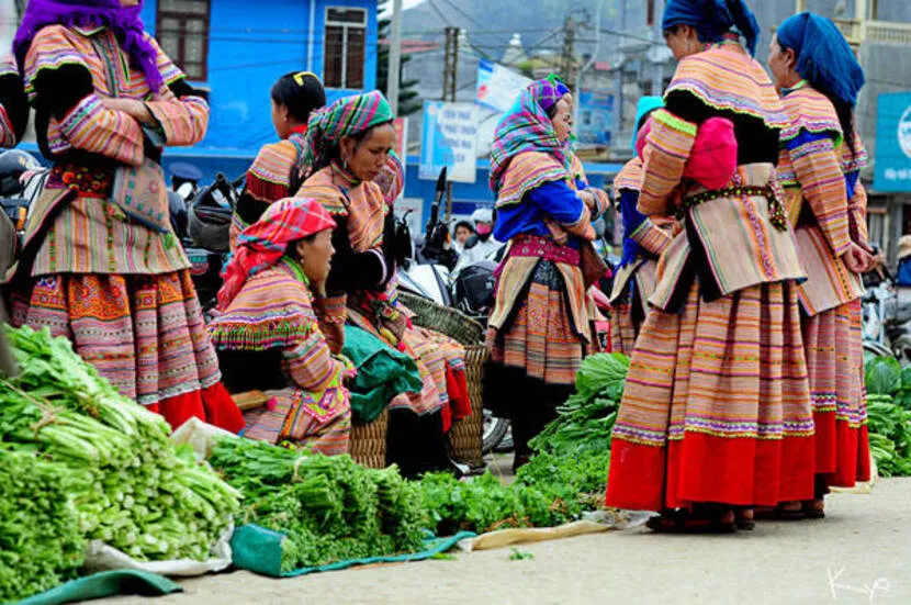 mercato etnico lao cai coc ly