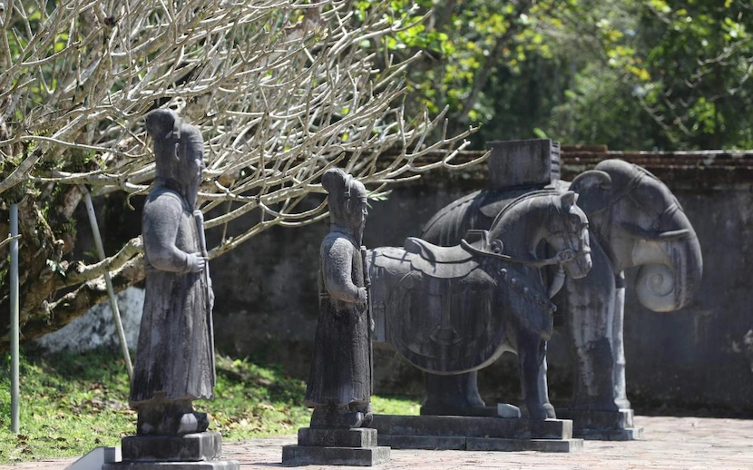 bai dinh in minh mang tomb