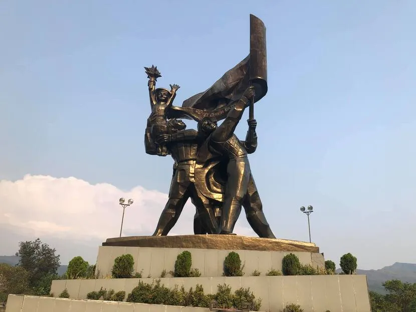monumento dien bien phu