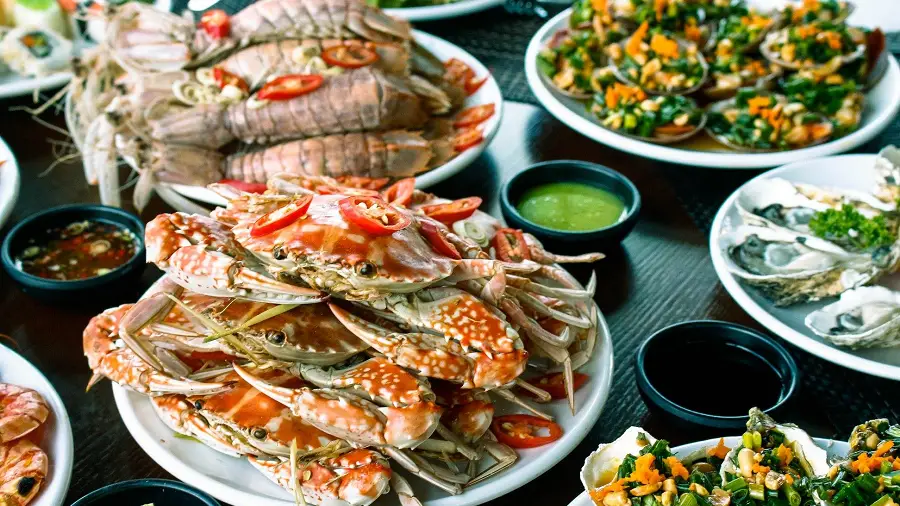 nhat le beach seafood