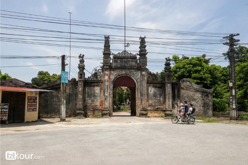 gate of nom village