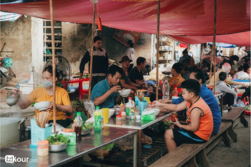 vietnamese market food stall