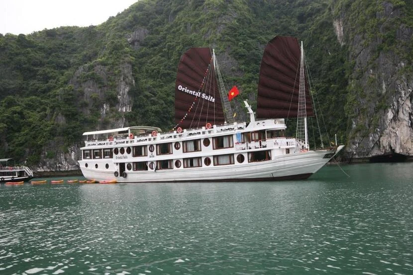 oriental sails cruise