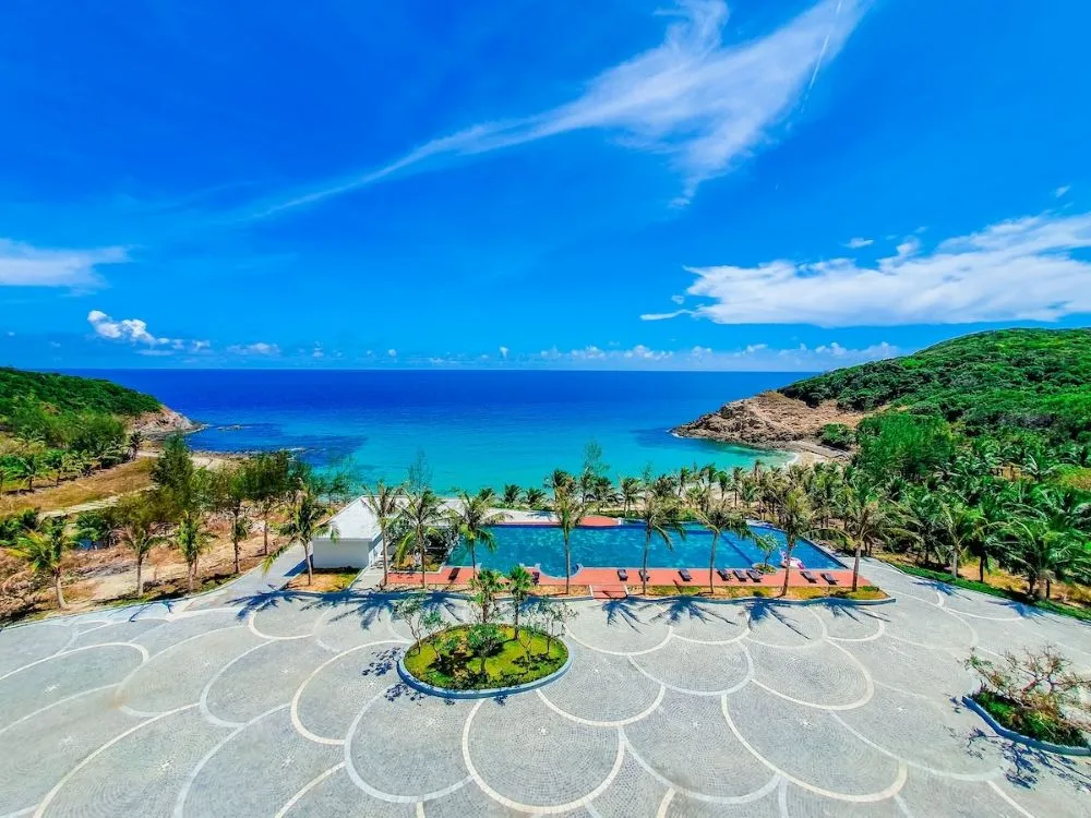 Beachfront swimming pool at Orson Con Dao