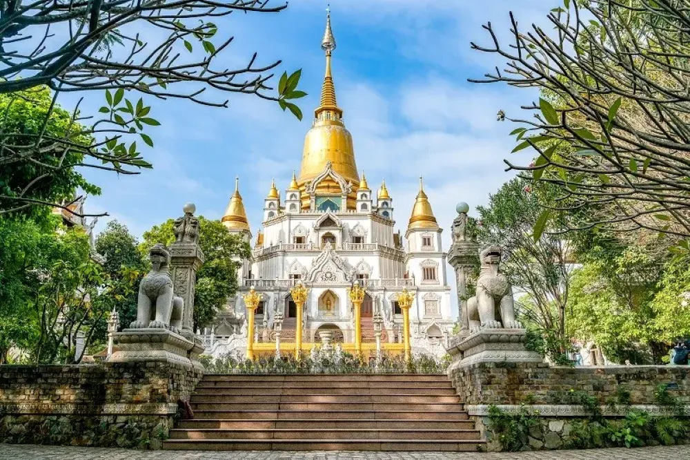Buu Long Pagoda a stunning Thai style Buddhist temple in Saigon