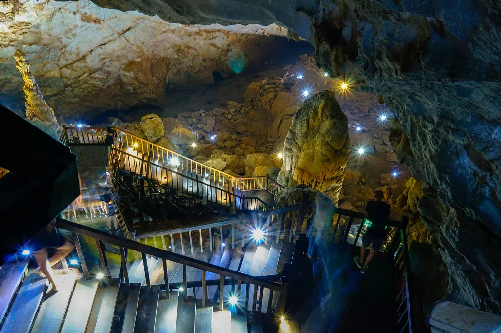 paradise cave staircase