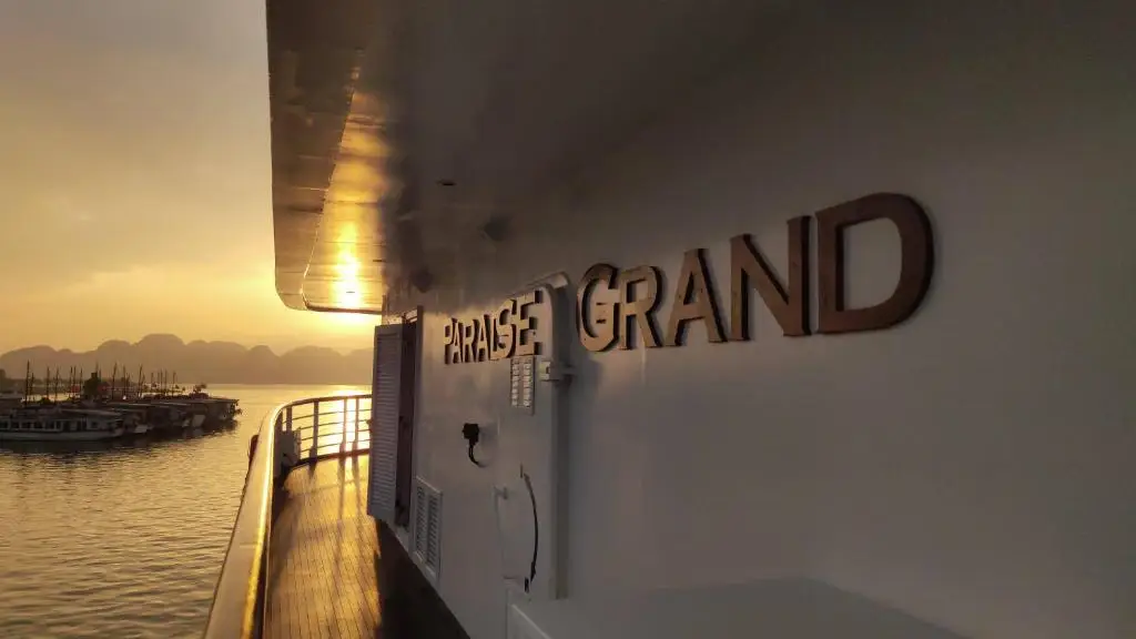 Paradise Grand Cruise halong