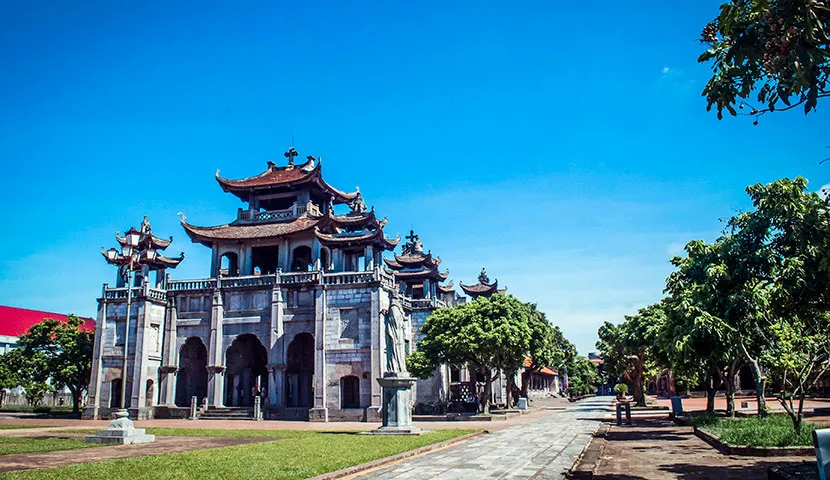 phat diem stone cathedral in ninh binh