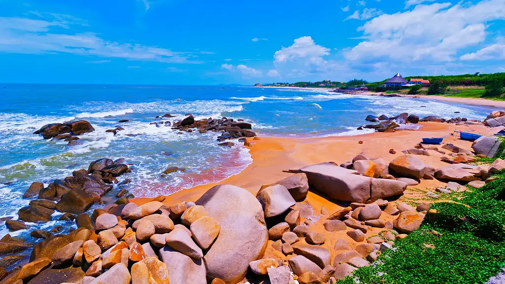 places to visit in vung tau long hai beach