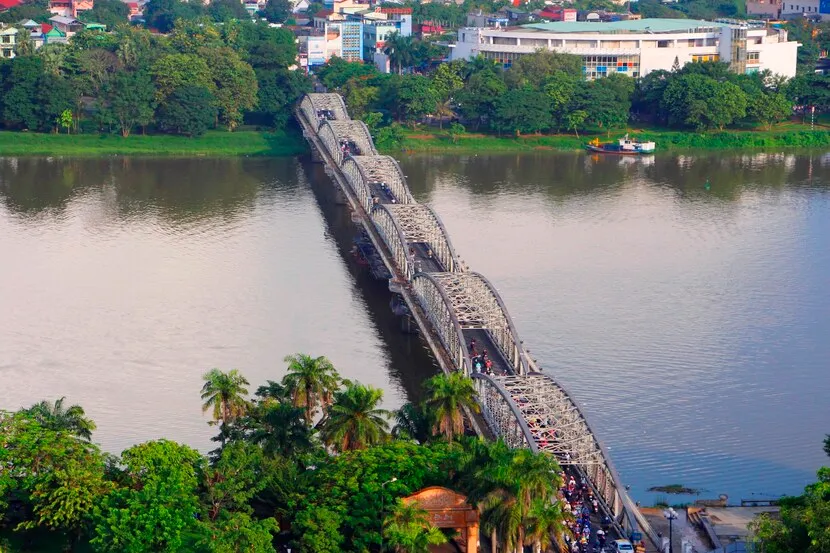 vietnam truong tien bridge