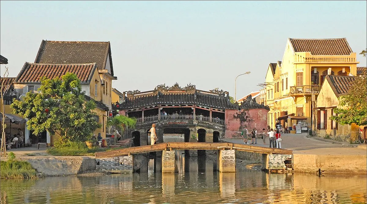 ponte giapponese pagoda hoi an vietnam