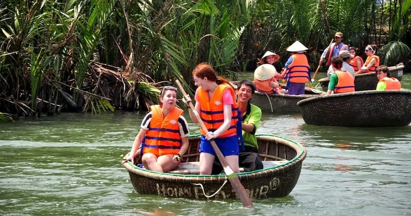 profiter d'une excursion en bateau a hoi an