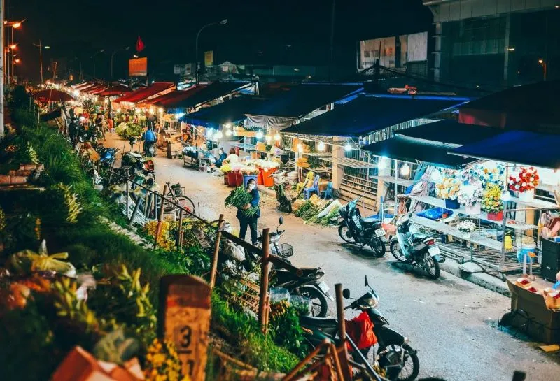 quang ba hanoi market