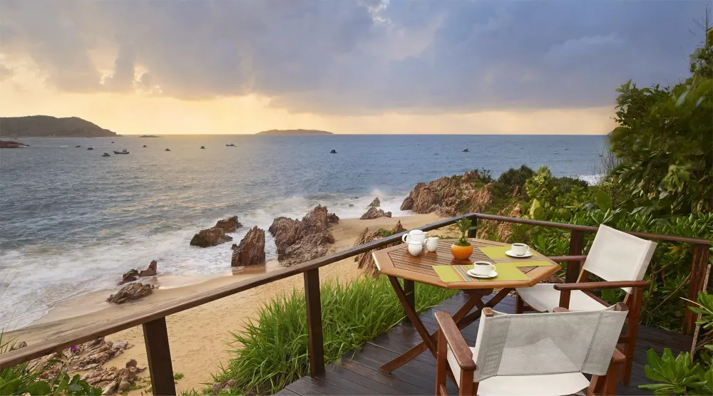 bai xep beach quy nhon attraction