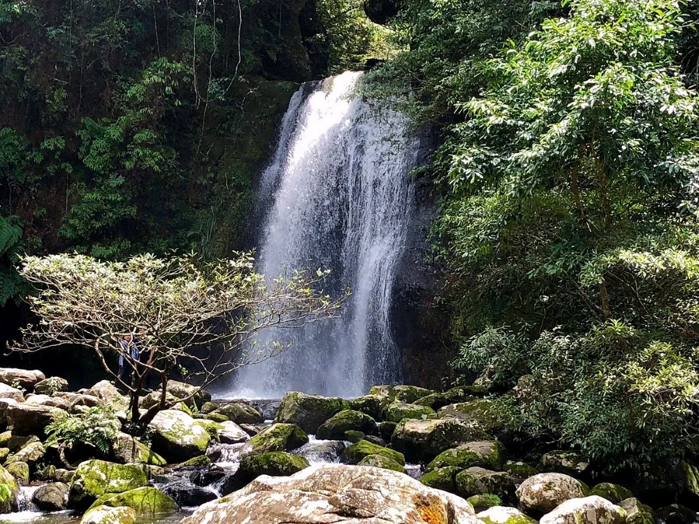 Nam Kat, Cataratas de Laos
