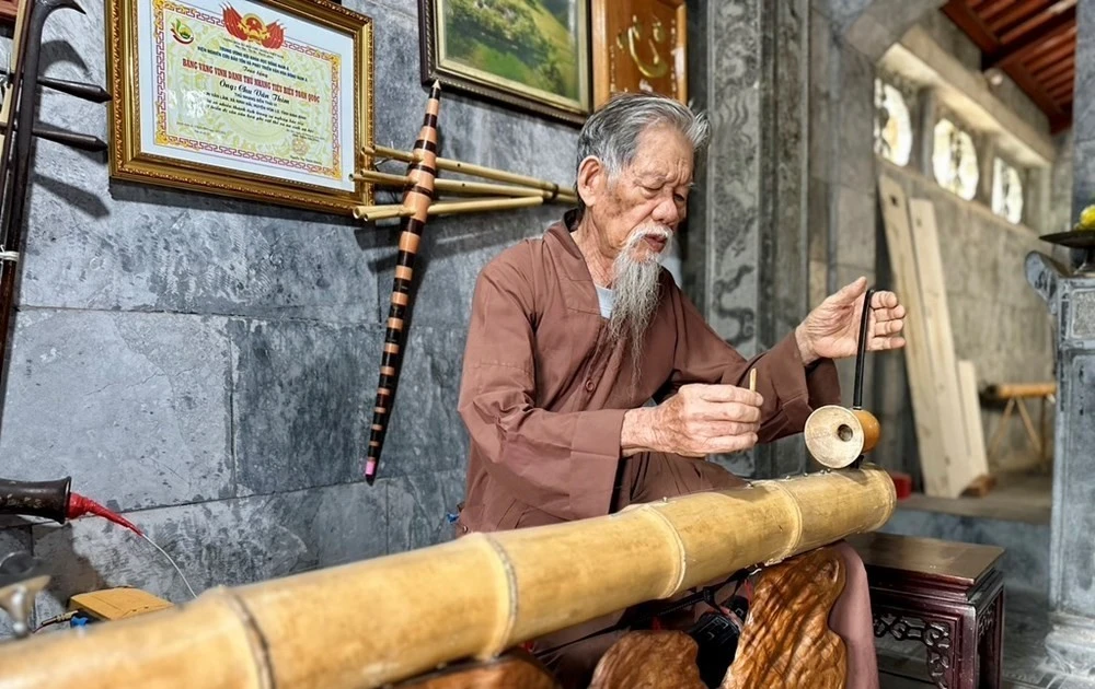 Guardian of the Thai Vi Temple in Ninh Binh, living memory of the historic sanctuary.