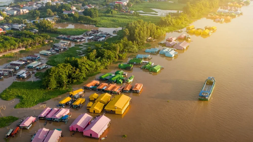 chau doc floating market vietnam