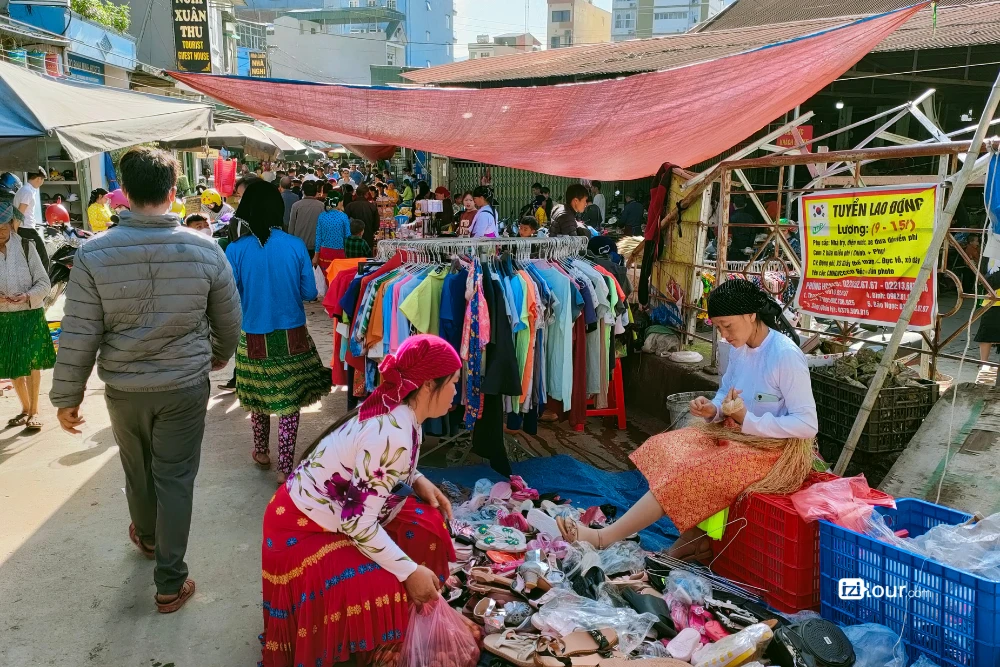 La vie des communaut&eacute;s locales &agrave; Ha Giang