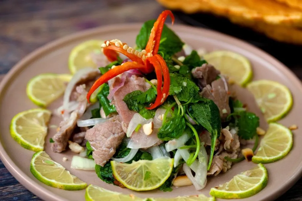 Insalata vietnamita di manzo