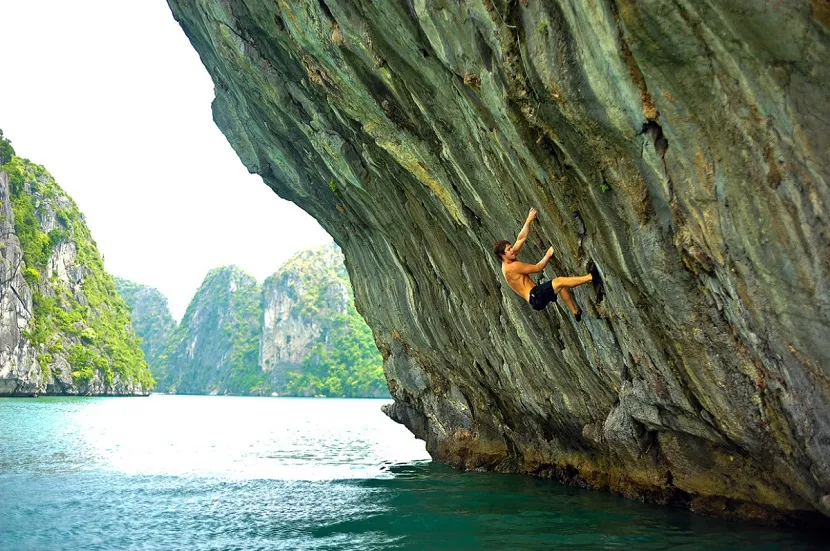 rock climbing in lan ha bay