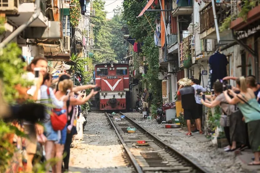 rue du train, hanoi