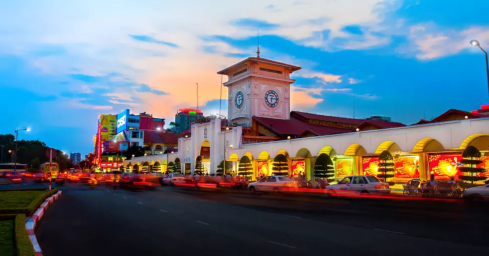 saigon night markets 1