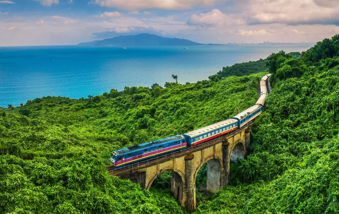 scenery on vietnam sleeper train