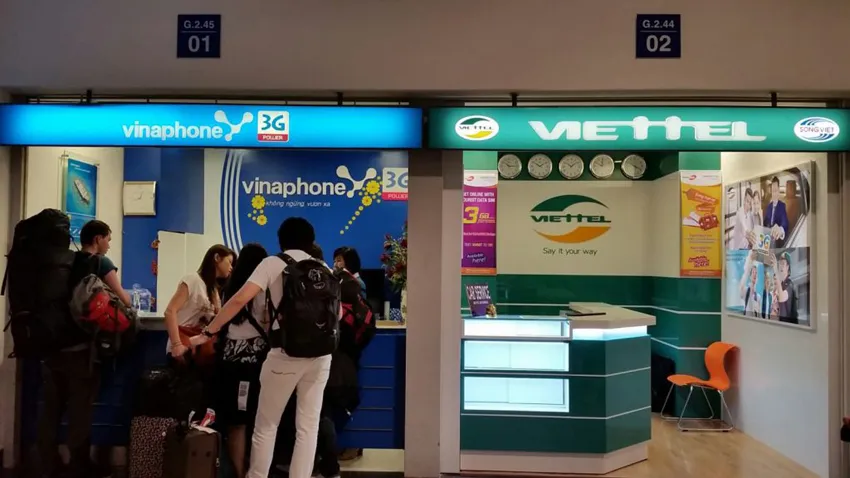 Chiosco della carta SIM all'aeroporto di Noi Bai