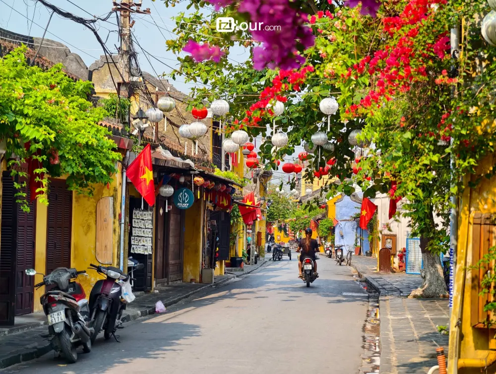 Yellow houses and colourful lanterns in Hoi An Ancient Town