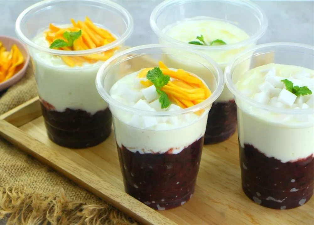 Postre fusión creativo combinando sabores tradicionales vietnamitas y yogur