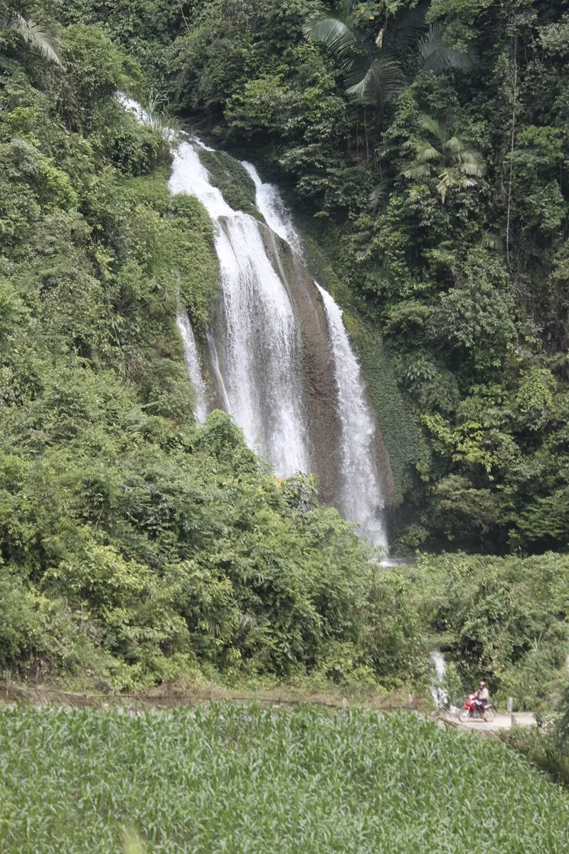 ta lam waterfall