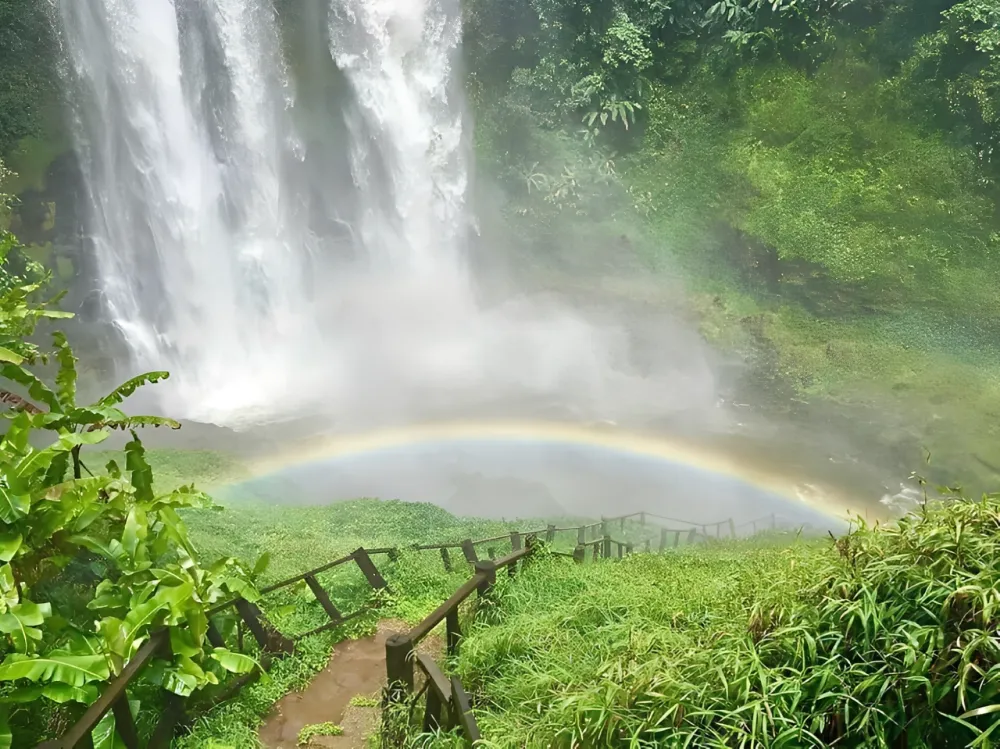 Cascada Tad Yuang imperdible
