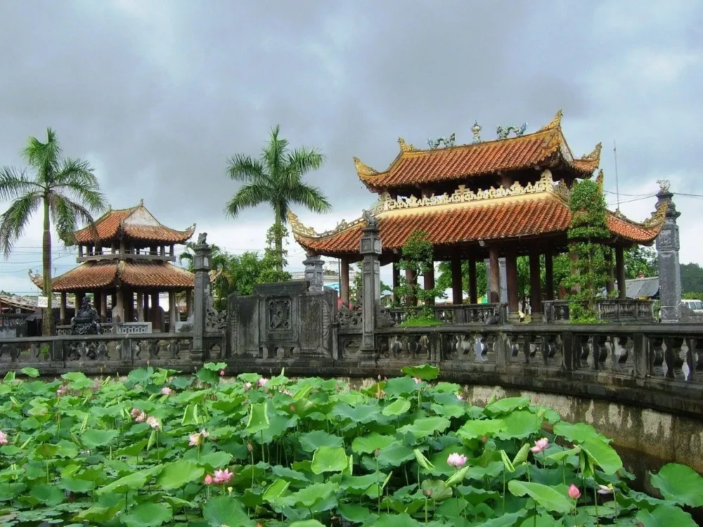 tay ho temple