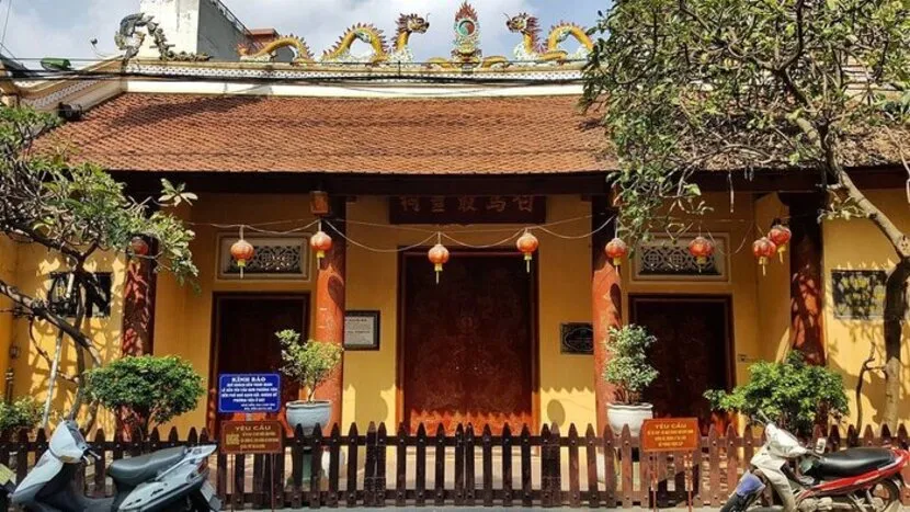 quatre temples gardiens protégeant Hanoi