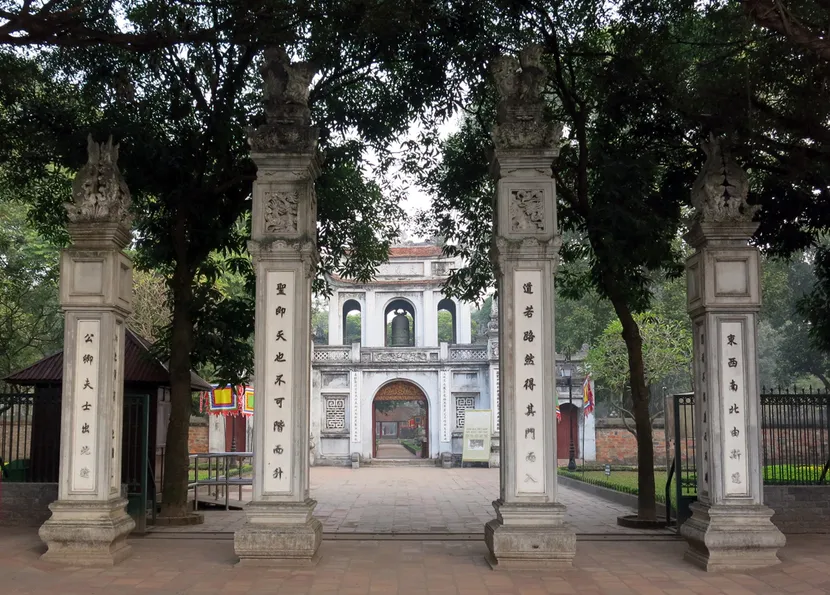tempio della letteratura hanoi ingresso