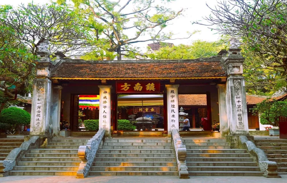 kim lien temple hanoi vietnam