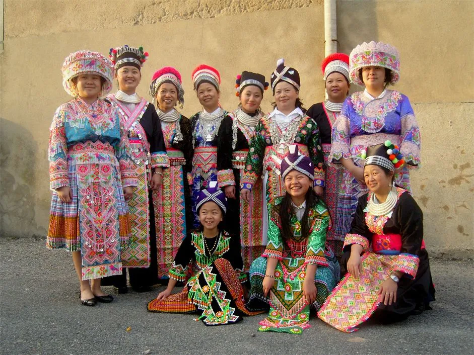 vietnam traditional clothes ethnic