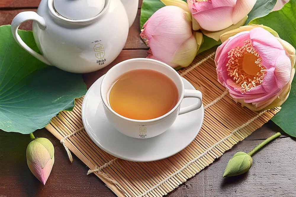 una taza de té de loto vietnamita
