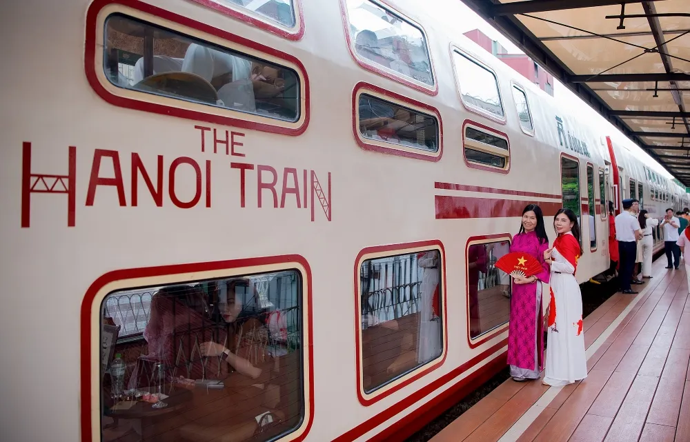Train du patrimoine culturel des Cinq Portes à Hanoi