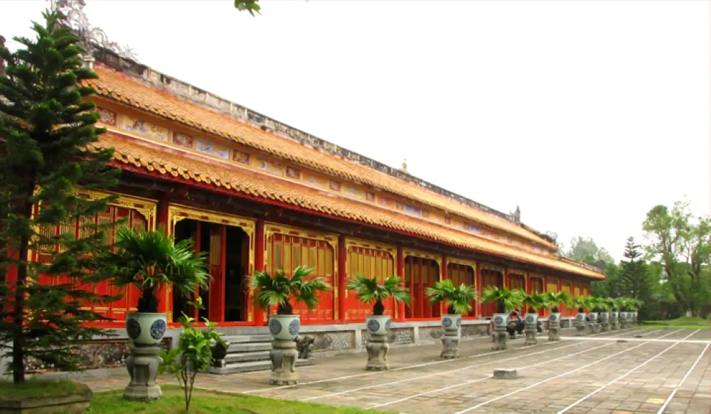 The Mieu: Imperial ancestor worship