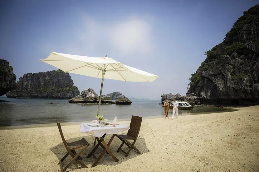 things to do in halong bay BBQ