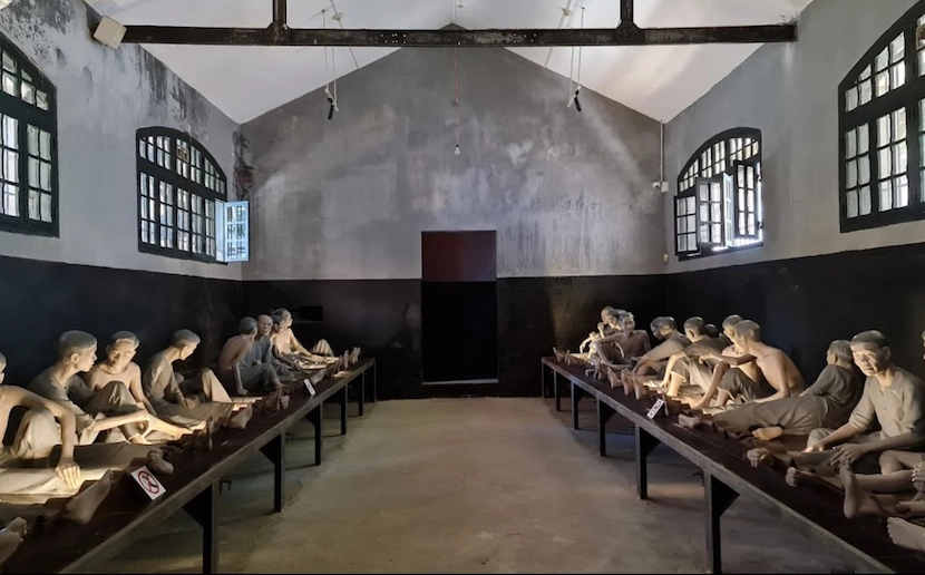 hoa lo prison