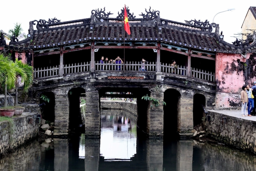 things to do in hoi an japanese covered bridge