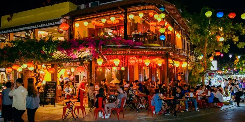 things to do in hoi an nightlife