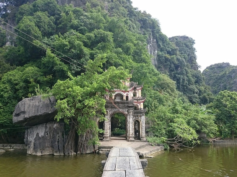 bich dong pagoda